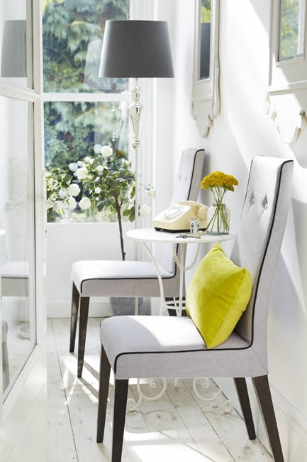 If you’ve ever asked yourself “how do I become an interior stylist?”, Maxine Brady- London interior stylist, Brighton stylist, and props stylist, is sharing everything you need to know to kickstart your career.