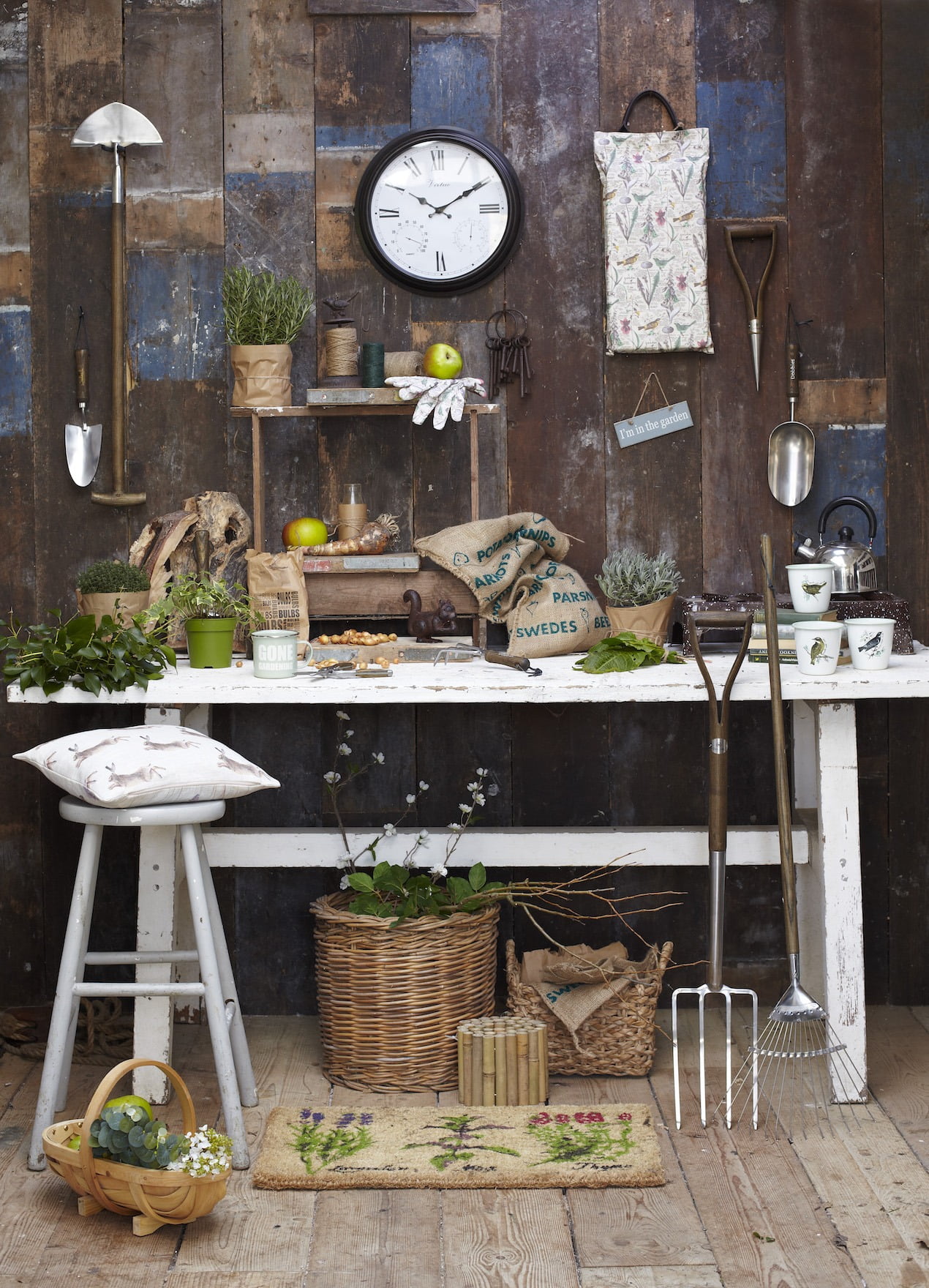 Here's how you can transform your common-old shed into a picture perfect garden escape www.welovehomeblog.com
