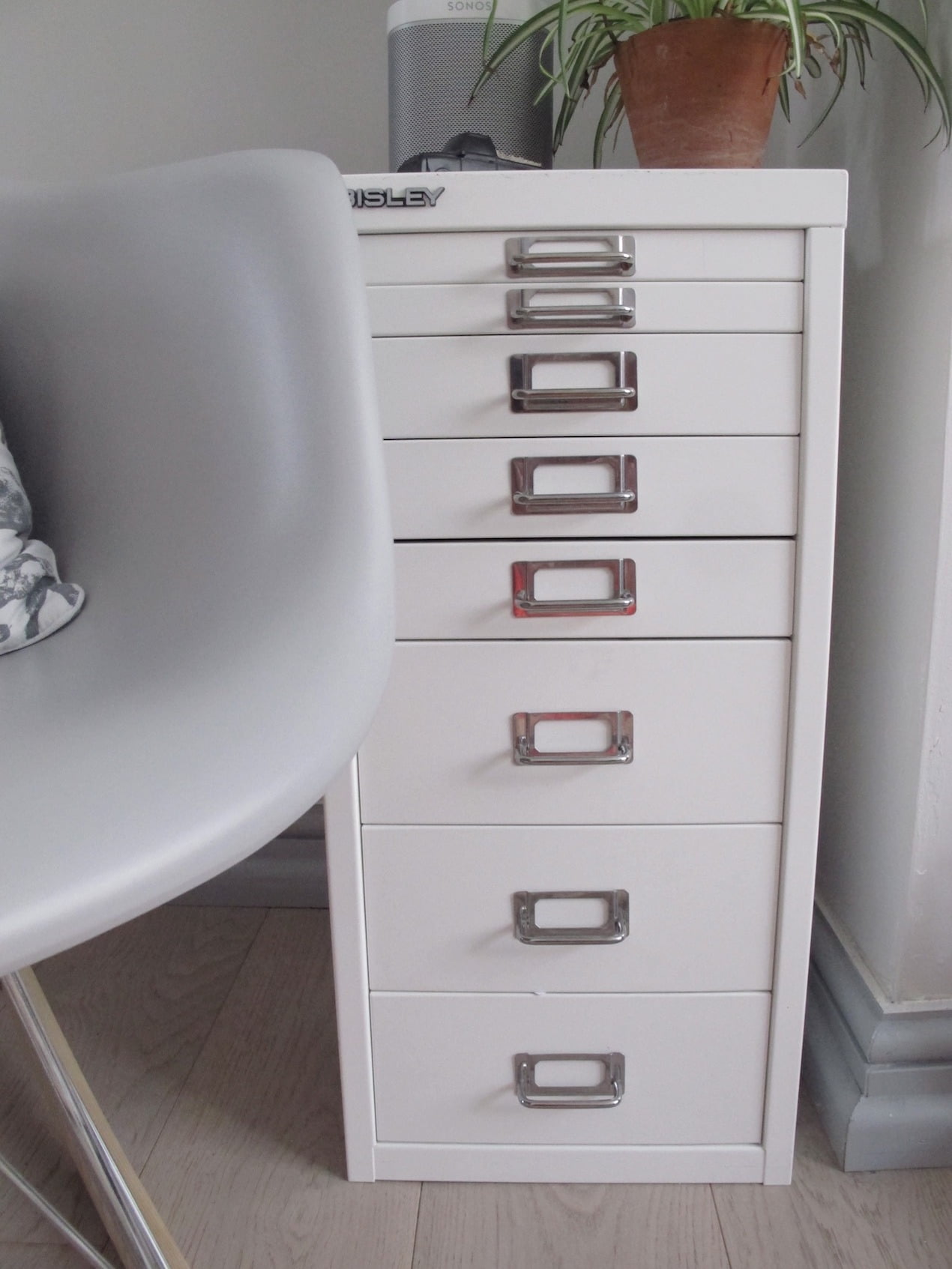 The perfect solution for your paperwork woes, and a way to stylishly organise your home with an iconic Bisley filing cabinet. www.welovehomeblog.com