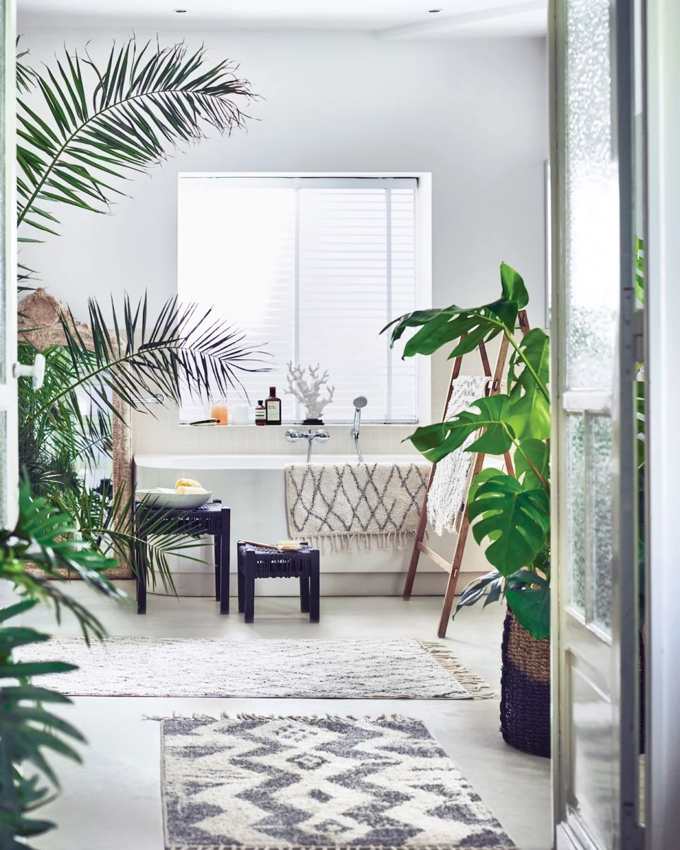Ultimate style guide to adding Persian and Oriental rugs to your home yet keep it fresh and modern by Interior Stylist Maxine Brady from WeLoveHomeBlog.