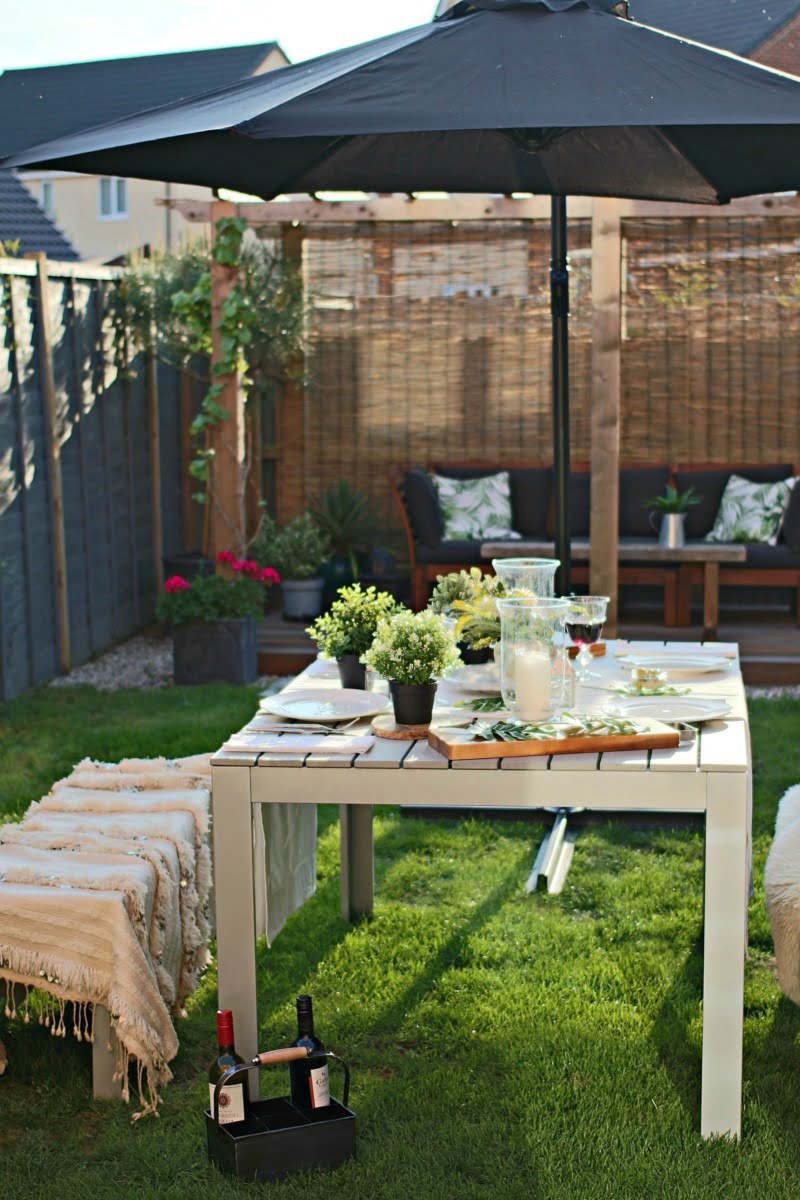 Steal 100s ideas from these 6 amazing garden design ideas to help transform your garden this summer by Interior Stylist and WeLoveHome blogger Maxine Brady Image by Dear Designer