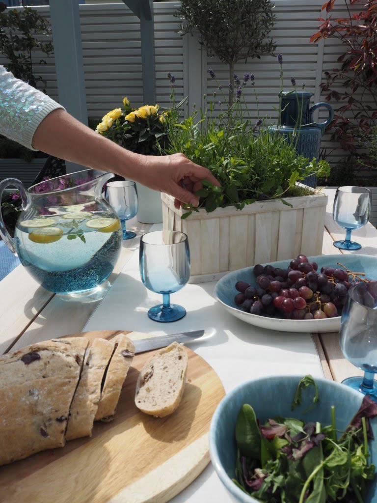 Interior Stylist Maxine Brady shows you how to decorate your table for dining al fresco so you can entertain outside all summer long.