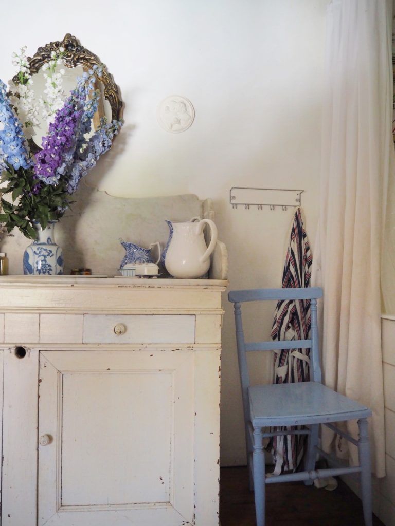 Interior Stylist Maxine Brady shares with you an inspirational French farmhouse interior so that you can bring a bit of summer styling to your home.