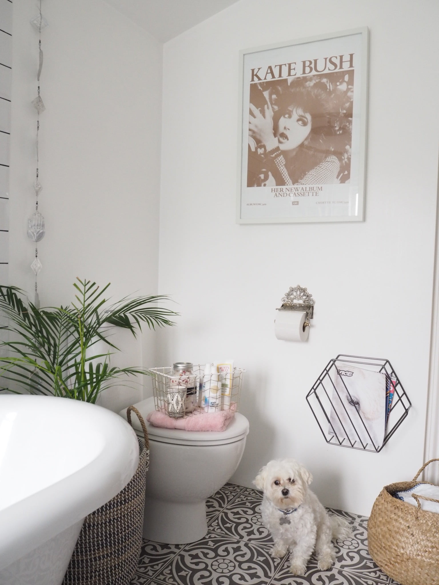 Looking to update your bathroom? Here's my 10 Budget Bathroom Makeover Ideas that won't break the bank by Interior Stylist & Blogger Maxine Brady