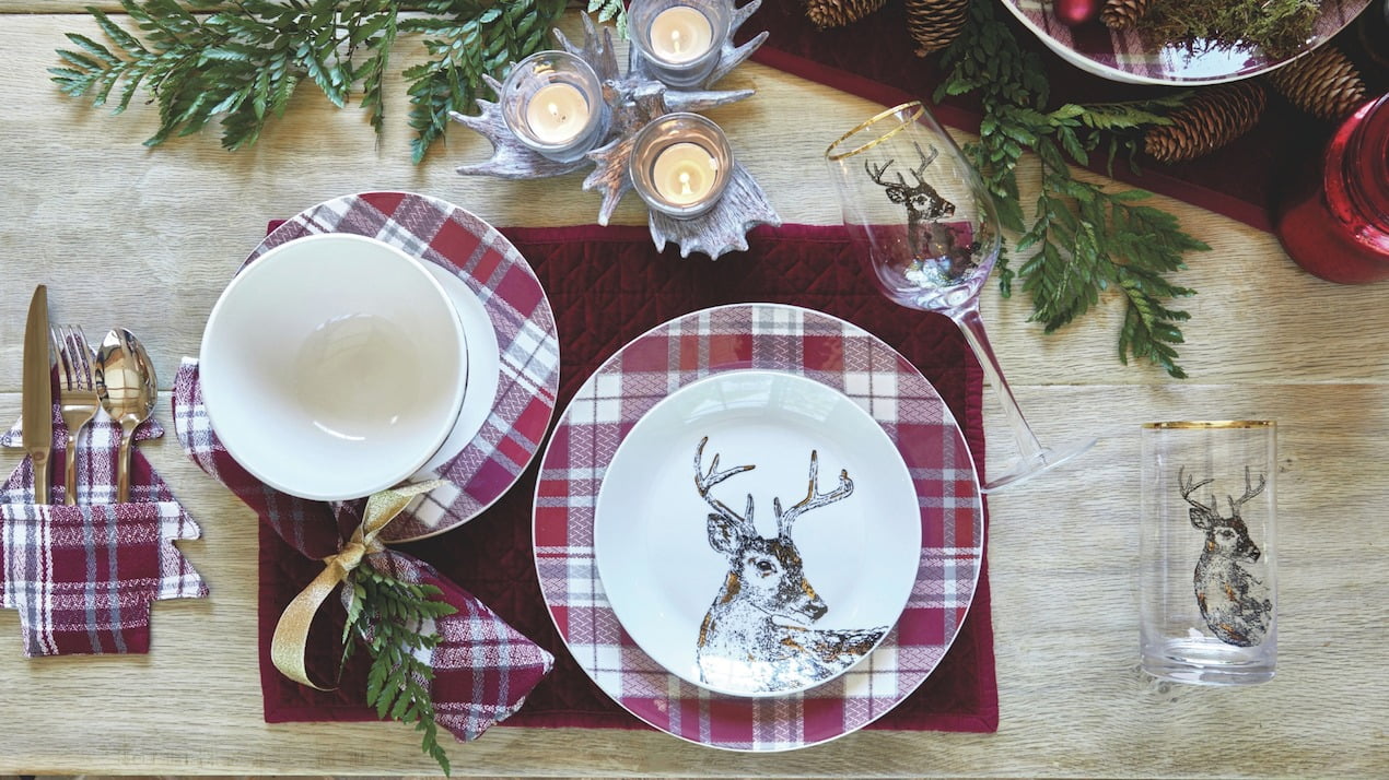 Interior Stylist & Lifestyle Blogger Maxine Brady walks you through three Christmas dining trends with styling tips to get a Pinterest-perfect dining table.