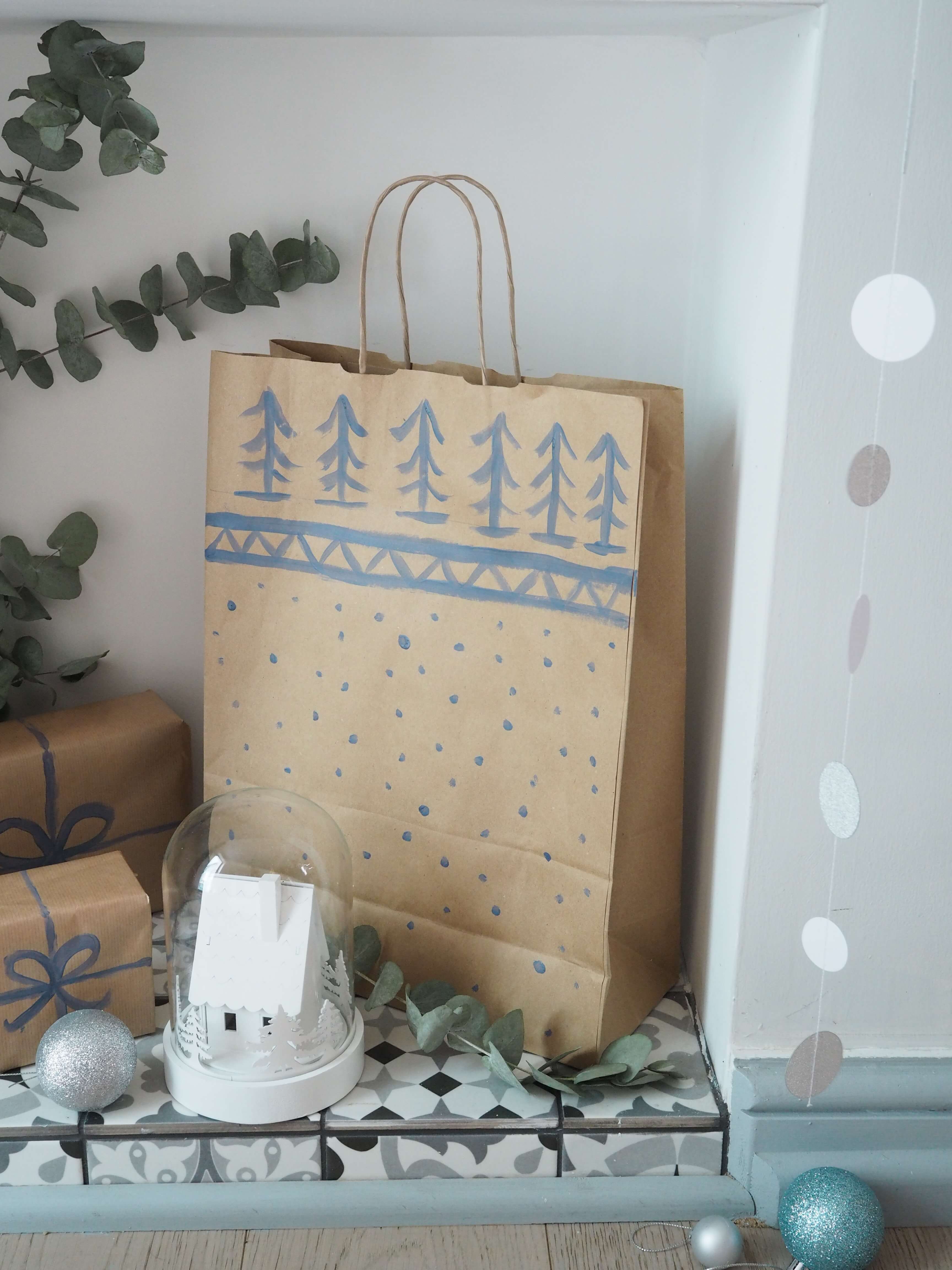 Why not try this easy DIY Christmas gift wrapping idea by Interior Stylist Maxine Brady from lifestyle blog www.welovehomeblog.com