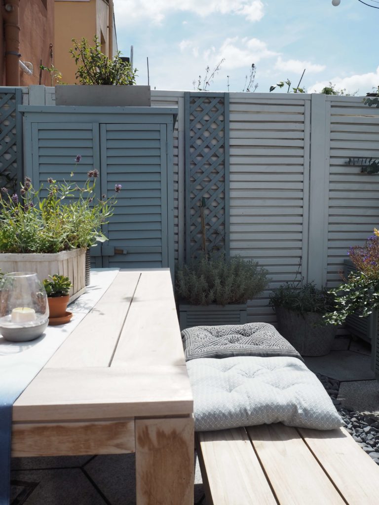garden table, painted garden furniture, english garden. modern fencing, dining table
