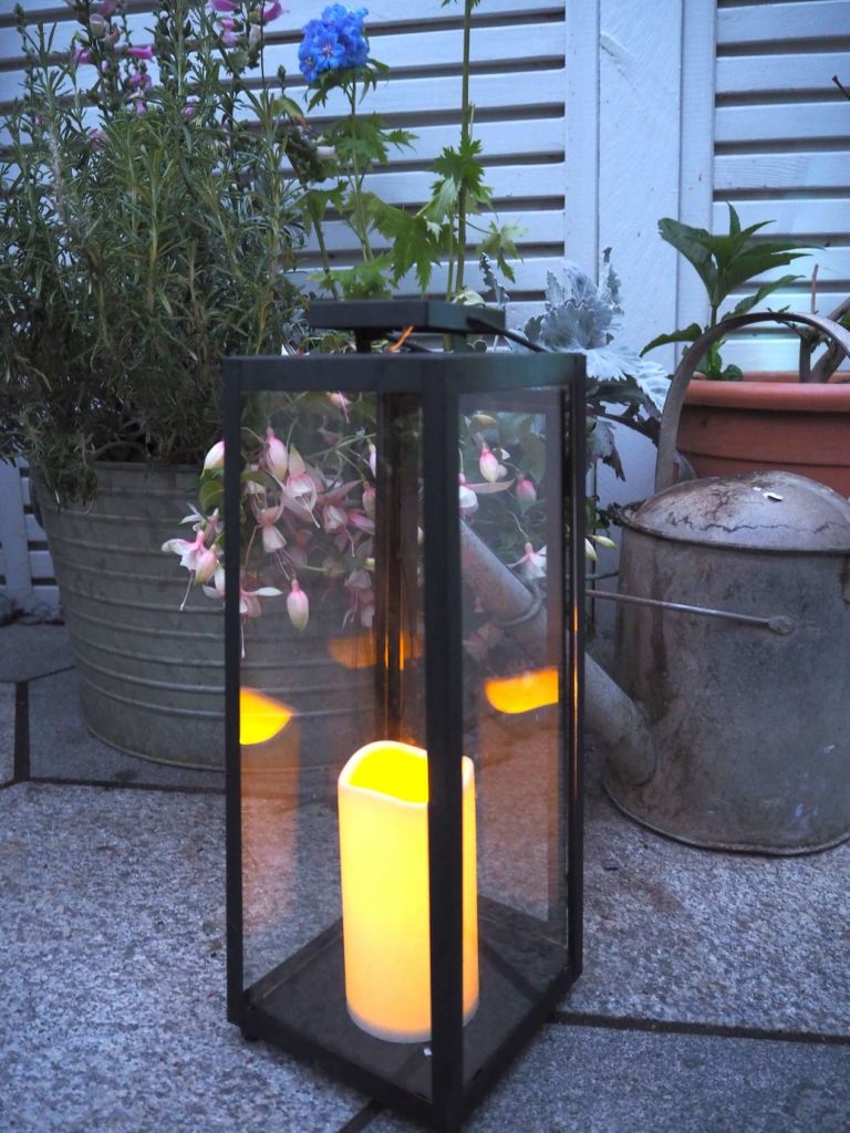 outdoor lantern solar powered