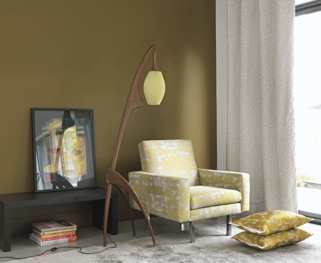 Discover 4 stylish ways to dress your windows this winter with the help of Interior Stylist Maxine Brady and Couture Living. Yellow walls and natural curtains.