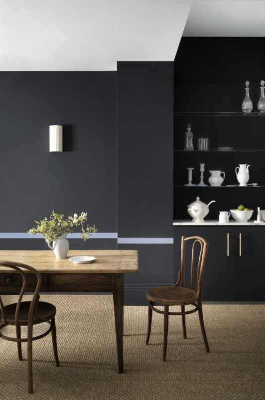 11 Chic Rooms That Will Make You Want To Paint Your Walls Dark / AD
