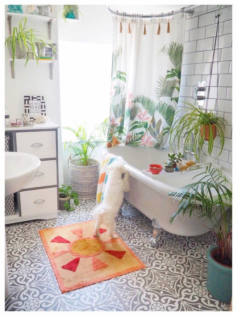 7 WAYS TO STYLE YOUR BATHROOM WITH TROPICAL PRINTS