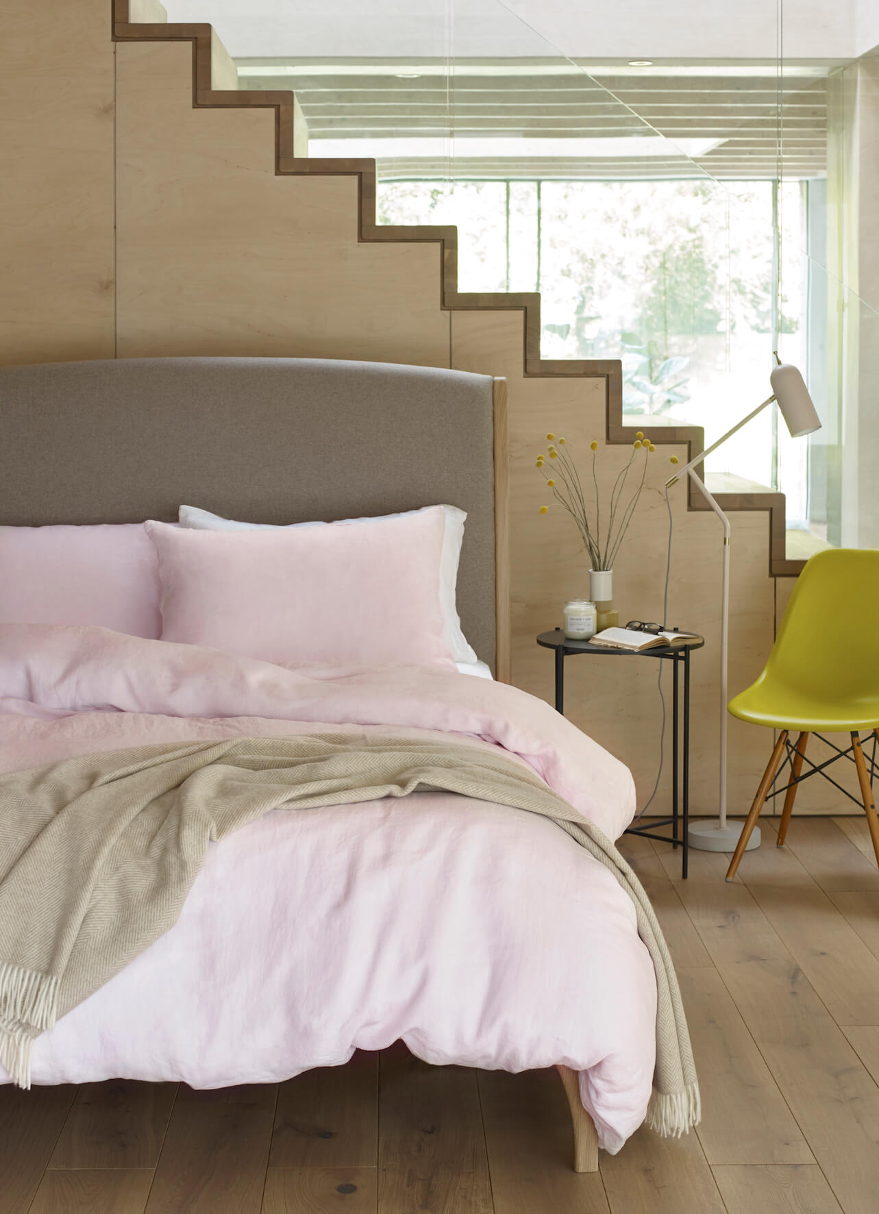 Take your bed from boring to beautiful with my bedroom! Learn how to dress your bed like a pro with 5 expert tips from interior stylist Maxine Brady.