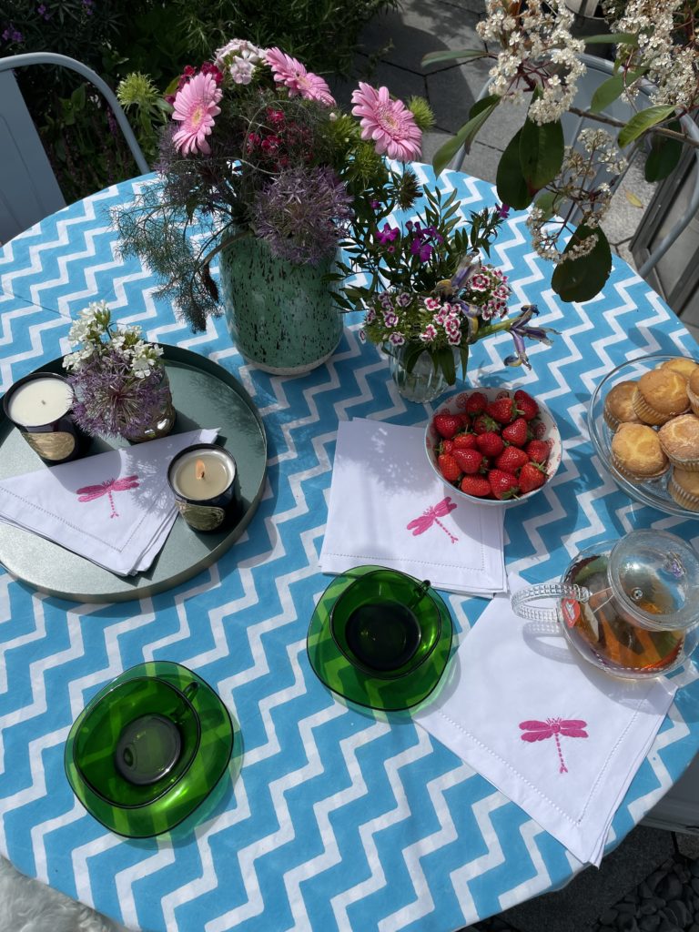 How to style the perfect summer tea party to enjoy with family & friends by interior stylist Maxine Brady