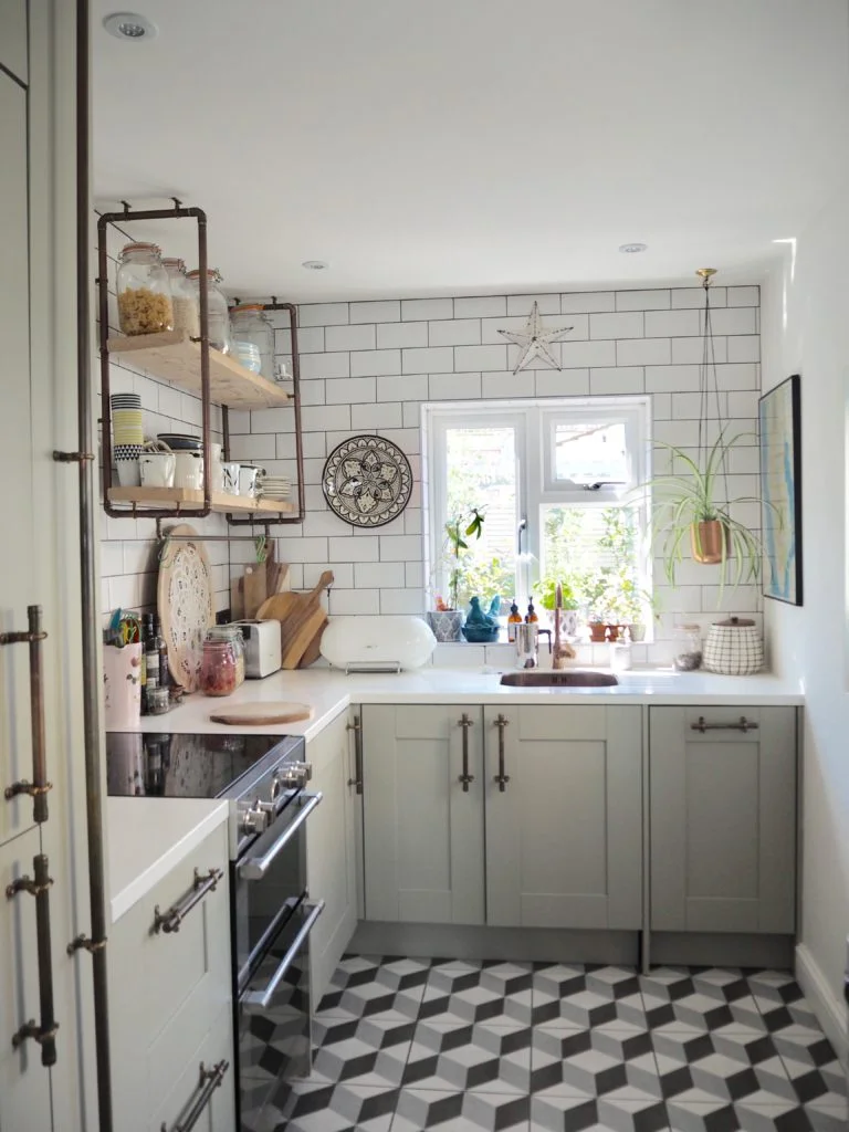 5 Cool Design Tips For Small Kitchens, Maxine Brady
