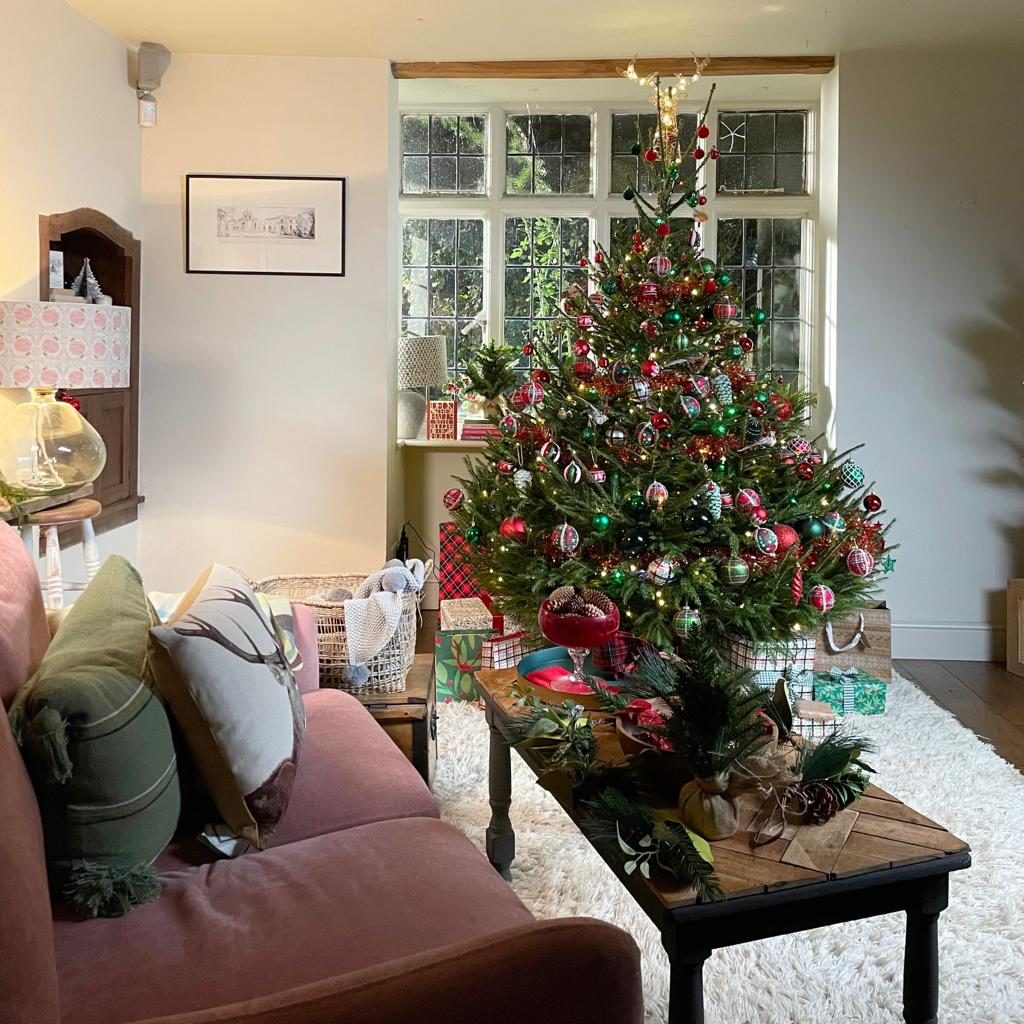 My latest Christmas TV Show is now Live on C5 - Incredible Christmas Tree & How To Style Them Says Interior Stylist Maxine Brady