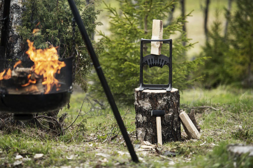 Kindling Cracker XL Firewood Splitter Cast Iron with Hammer Bundle