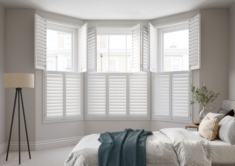 Need advice on choosing the right window shutters? You've come to the right place! Check out my expert guide which has everything you need to know on window shutters, window treatments, indoor window shutters, diy shutters, living room shutters, bedroom shutters, shutters advice, window ideas