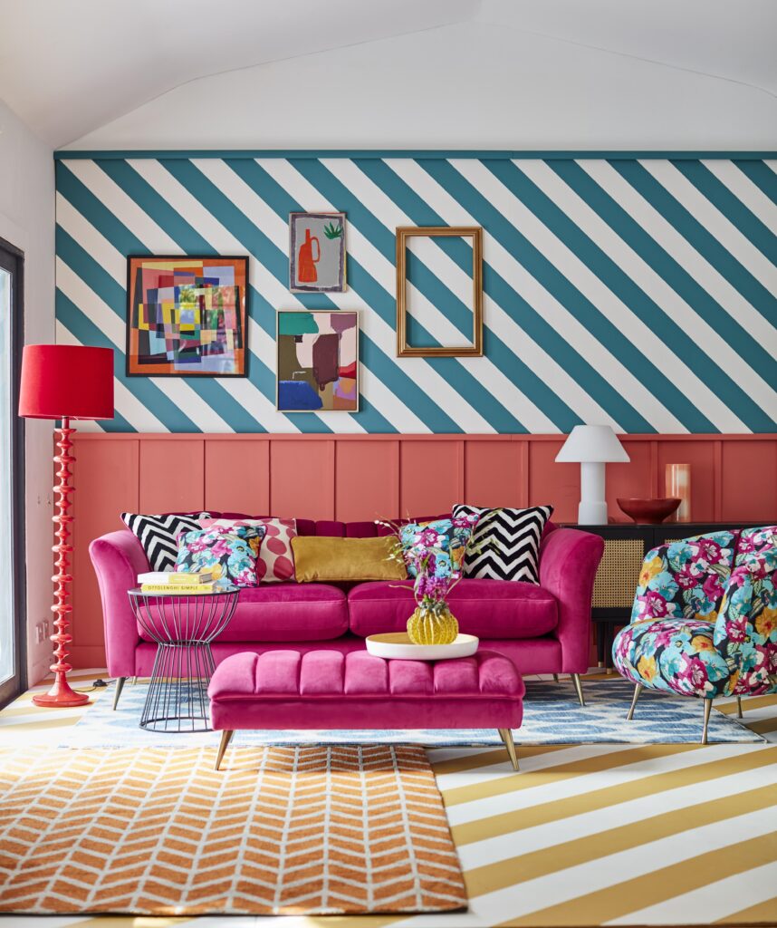HOW TO DECORATE WITH COLOUR – 3 GOLDEN RULES green and orange living rooms, brightly coloured living room, pink velvet sofa, modern living room. 
