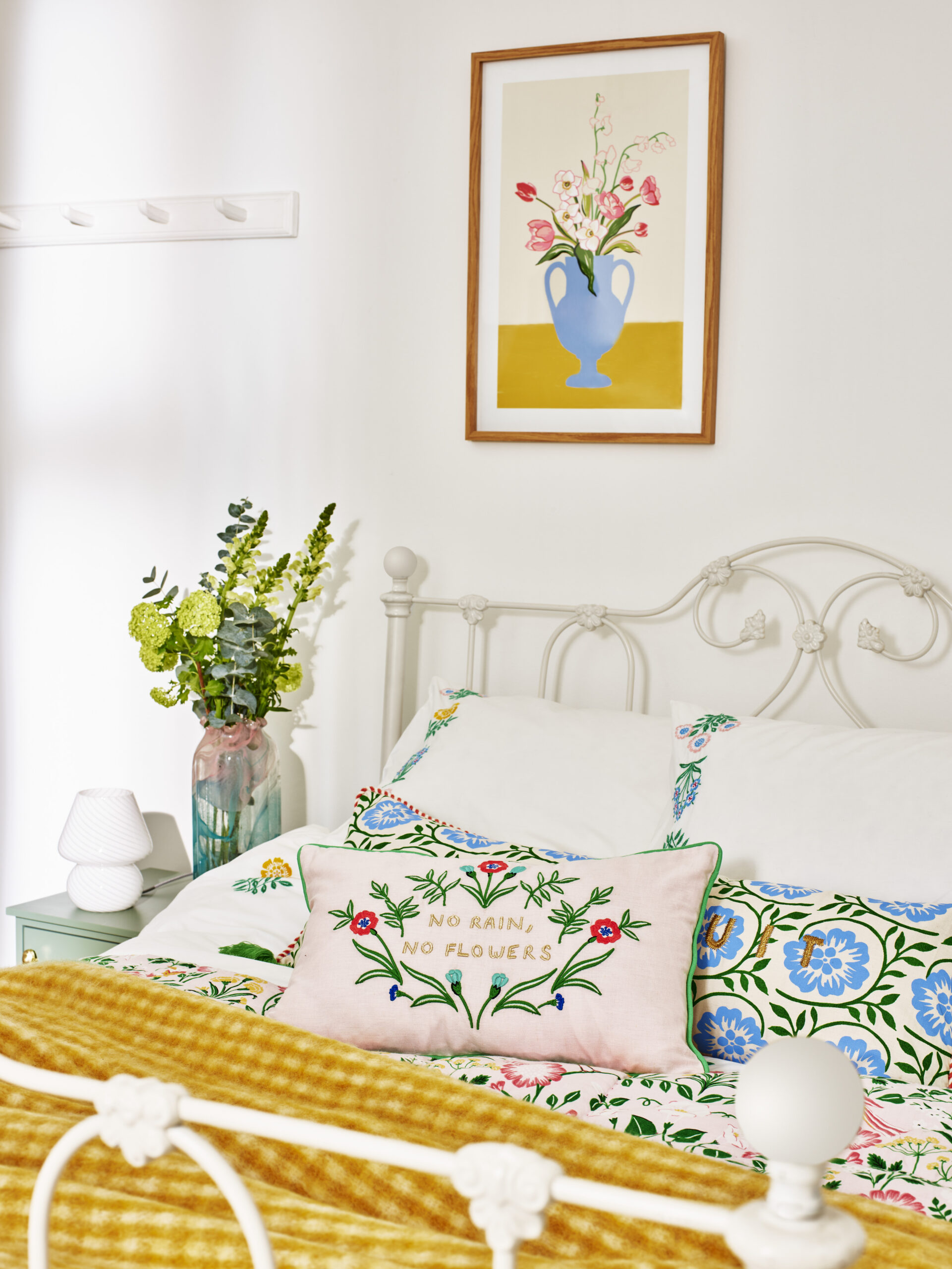 Whether for a special occasion or just because you love blooms, flowers are an easy way to add colour, scent and style into your space. Check out these 9 flower styling ideas are amongst the prettiest you'll have seen by Interior Stylist Maxine Brady. Flowers on a bedside table with floral bedding and cushions