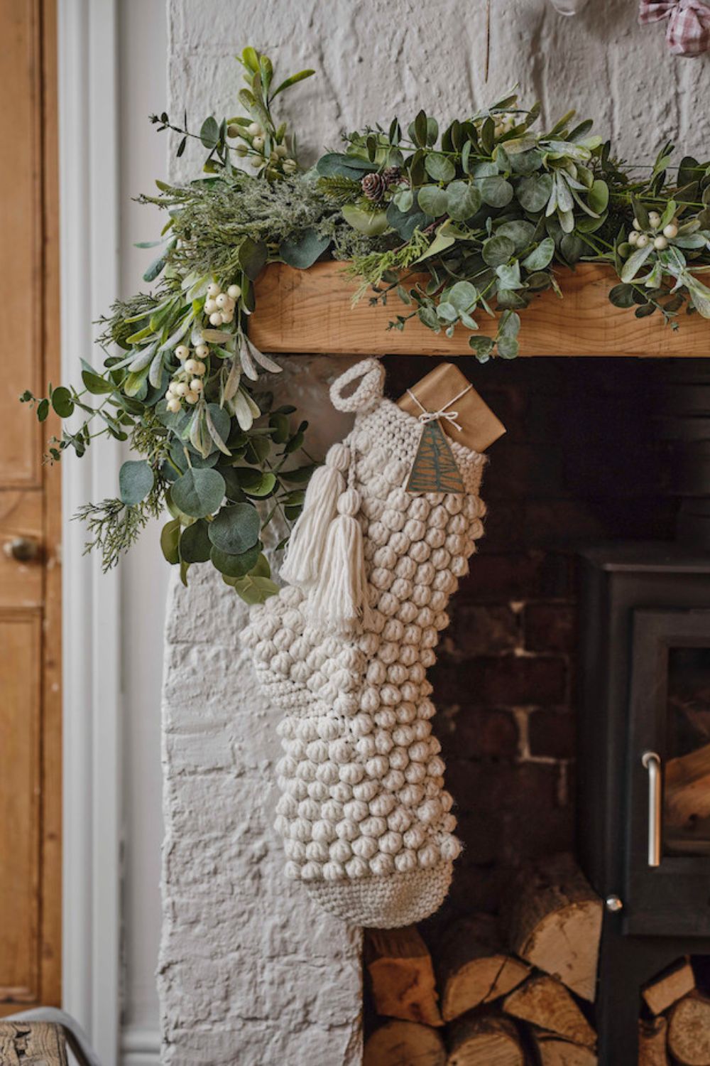 10 Easy DIY Christmas Craft Ideas For The Holidays | Maxine Brady