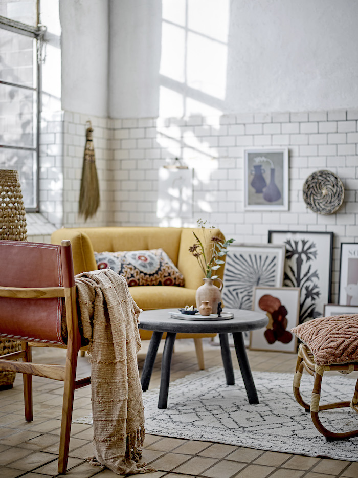 Just like fashion, our homes are subject to trends and autumn is a good time be inspired. And you can easily trending autumn decorating ideas looks into your home with a few simple changes. 