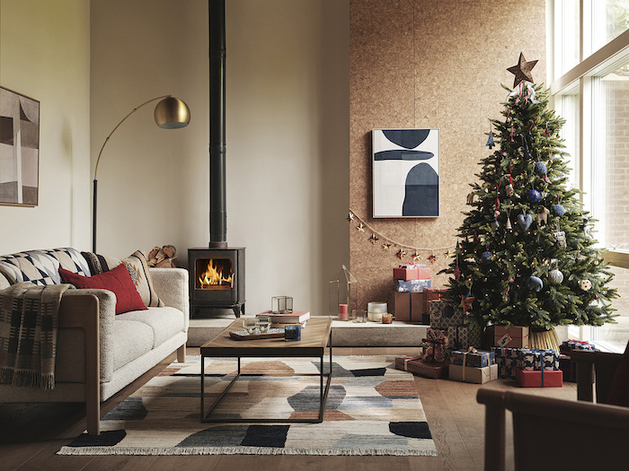 Here’s my roundup of the key 2024 Christmas trends you’ll want to know about, plus some inspiration to make your home shine this holidays.