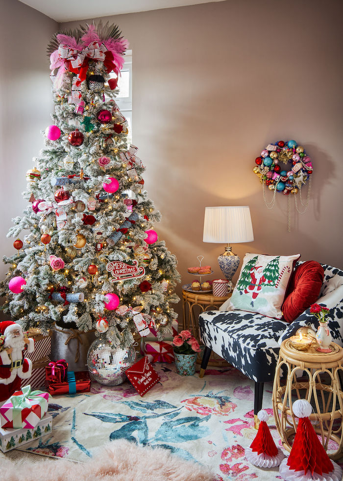 Here’s my roundup of the key 2024 Christmas trends you’ll want to know about, plus some inspiration to make your home shine this holidays.