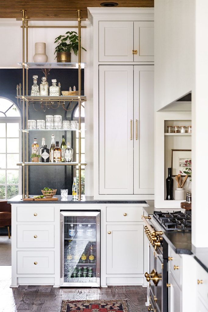 Whether you’re a cocktail enthusiast or a wine lover, it’s time to elevate your space with a home bar. Here's my top 7 styling tips on how you can add one into you home. 