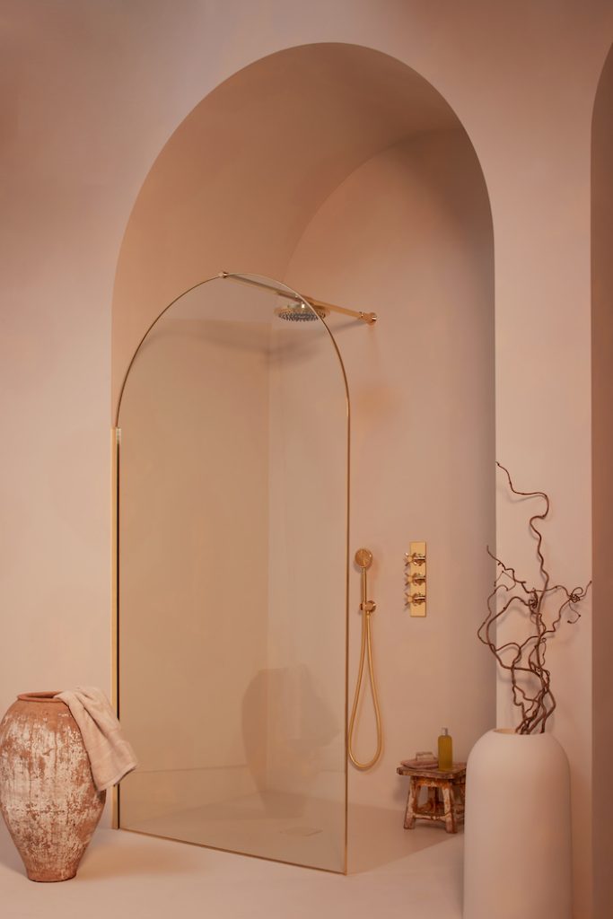 Wet rooms aren’t just for boutique hotels and luxury spas any more, they’re now a popular and practical choice for anyone looking to design a stylish and modern bathroom at home. With the right layout, finishes and fittings, even a small space can be transformed into a sleek, luxury wet room.