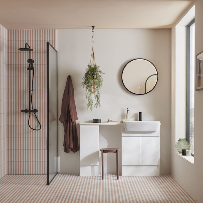 Wet rooms aren’t just for boutique hotels and luxury spas any more, they’re now a popular and practical choice for anyone looking to design a stylish and modern bathroom at home. With the right layout, finishes and fittings, even a small space can be transformed into a sleek, luxury wet room.