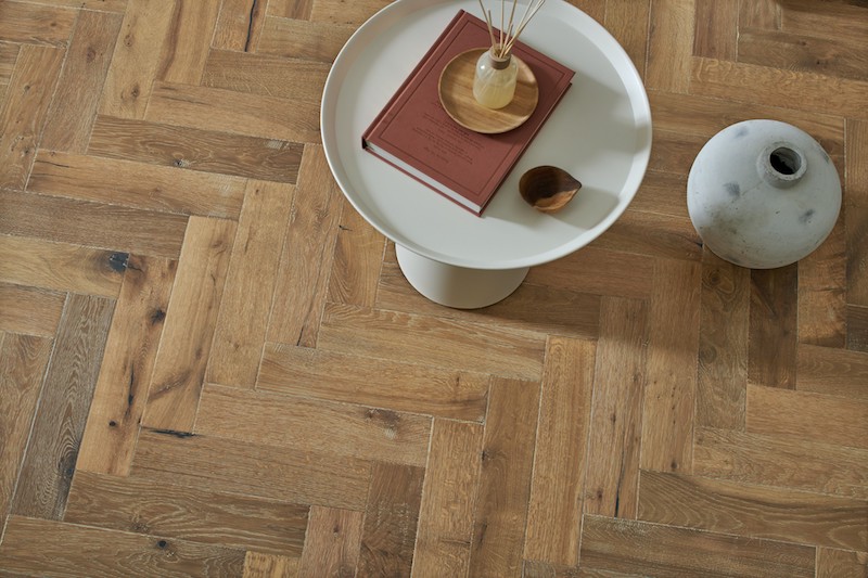 Whether you’ve got playful pups or curious kitties underfoot, engineered wood flooring lets you have both style and function in your home.