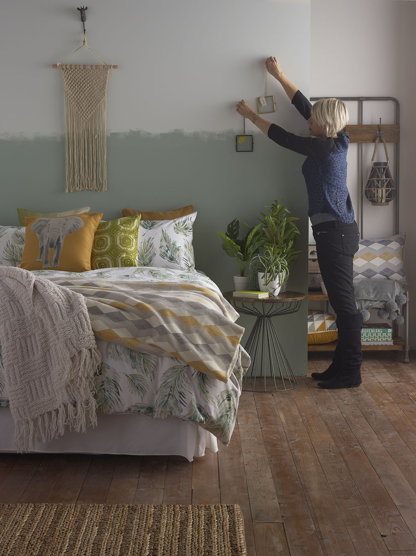Interior stylist FAQ: Discover everything you need to know about hiring an interior stylist. Maxine Brady shares services, costs, locations and styling style. Available as a Brighton stylist, Sussex stylist and London interior stylist.