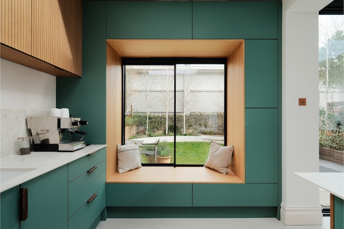 Interior stylist Maxine Brady explains the difference between fixed windows and picture windows with her pros and cons and lots of visual inspiration too so you can choose the right one for your home renovation.