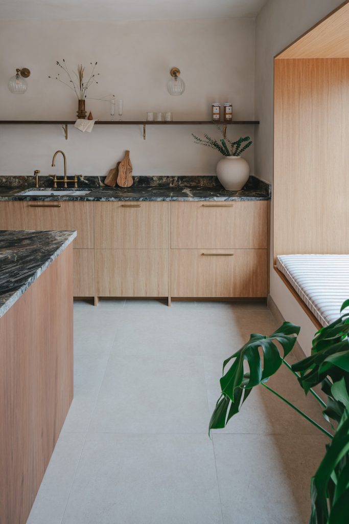 Interior stylist Maxine Brady explains the difference between fixed windows and picture windows with her pros and cons and lots of visual inspiration too so you can choose the right one for your home renovation.