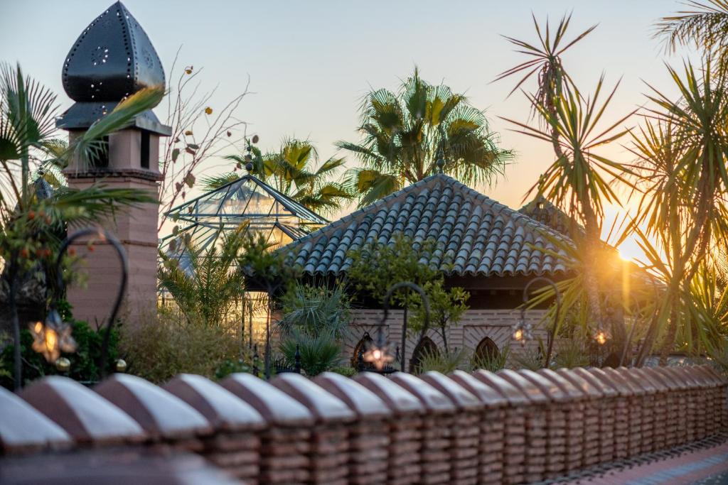 Interior stylist and editor Maxine Brady shares her ultimate guide to where to stay in Marrakech in Morocco the best Riads by budget, the areas worth knowing, when to go and the dream stays on her wish list.
