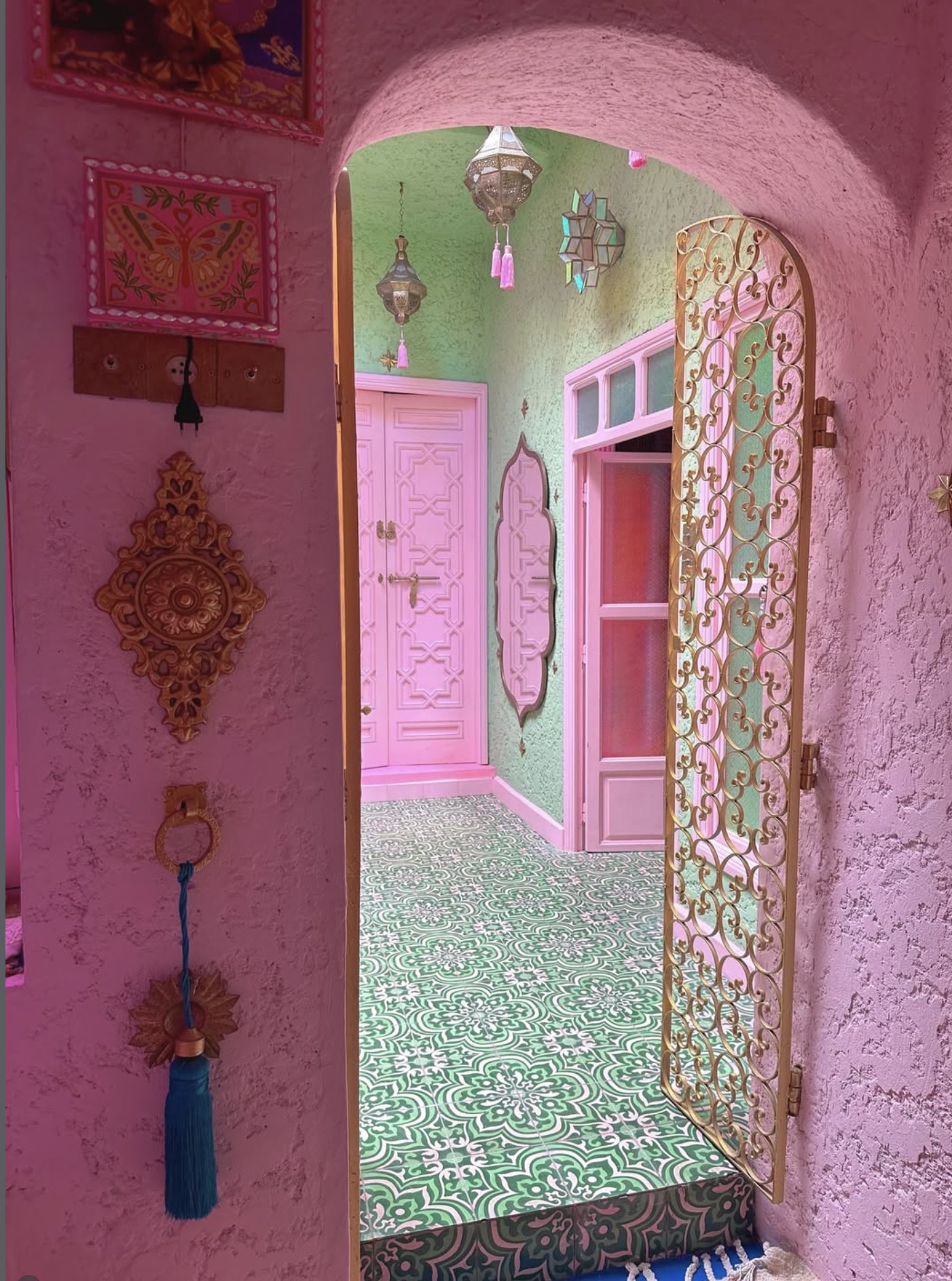 Interior stylist and editor Maxine Brady shares her ultimate guide to where to stay in Marrakech in Morocco the best Riads by budget, the areas worth knowing, when to go and the dream stays on her wish list.
