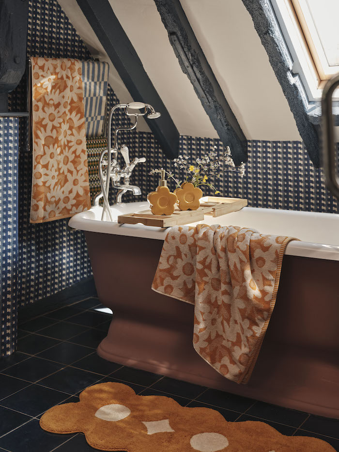 Interior stylist and editor Maxine Brady shares her 6 vintage wallpaper ideas so that you can pick the right print for your home.