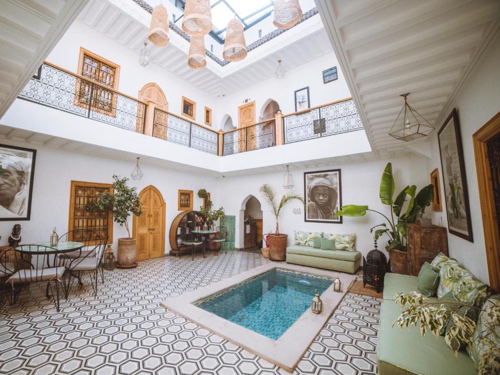 Interior stylist and editor Maxine Brady shares her ultimate guide to where to stay in Marrakech in Morocco the best Riads by budget, the areas worth knowing, when to go and the dream stays on her wish list.
