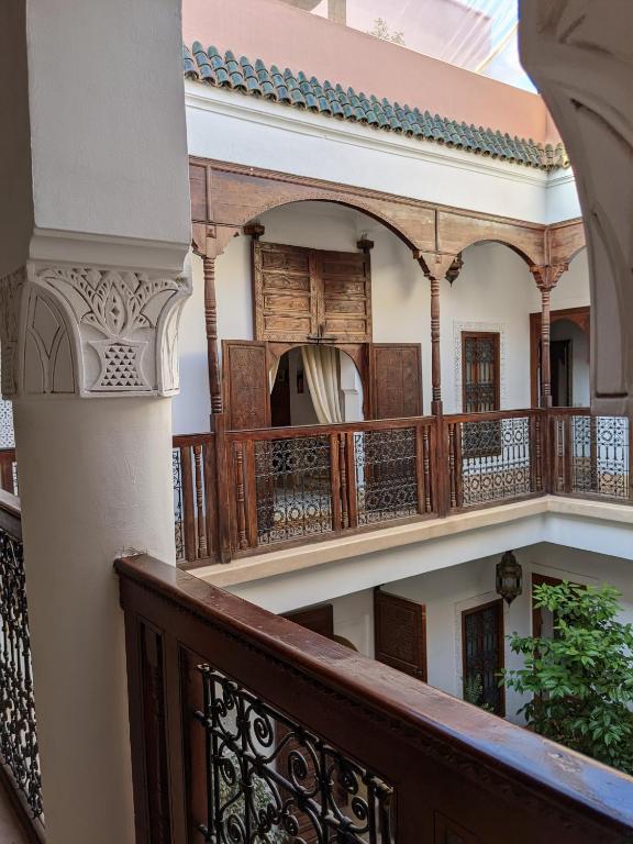 Interior stylist and editor Maxine Brady shares her ultimate guide to where to stay in Marrakech in Morocco the best Riads by budget, the areas worth knowing, when to go and the dream stays on her wish list.
